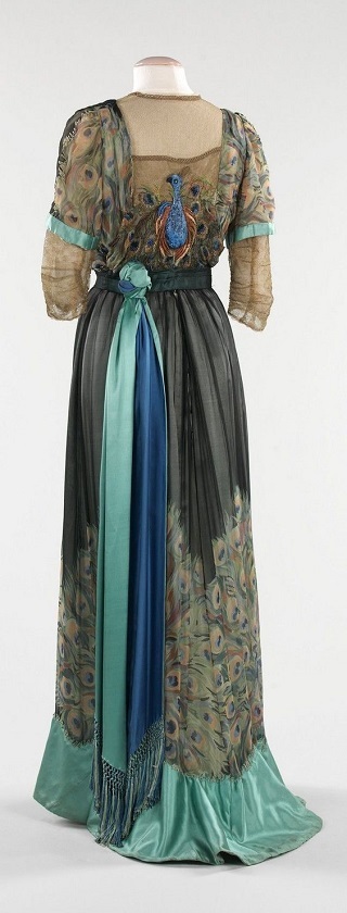 Art Nouveau 1890 to 1915 - evening dress