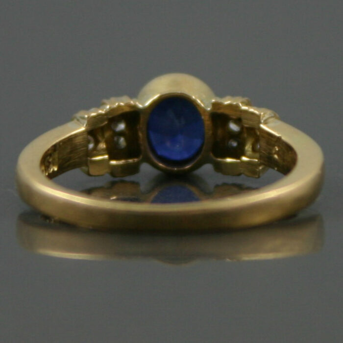 Sapphire and diamond cocktail ring
