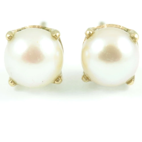 Retro Pearl Stud Earrings