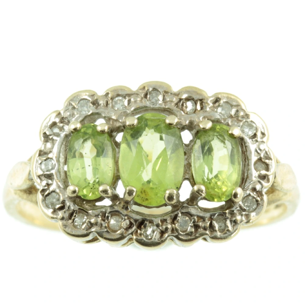 9ct gold Victorian peridot and diamond ring