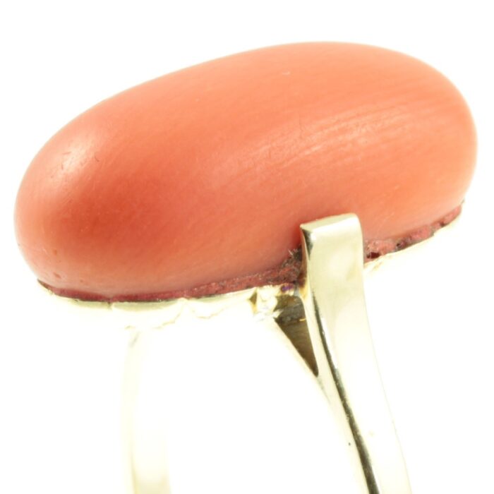 14 ct gold coral ring
