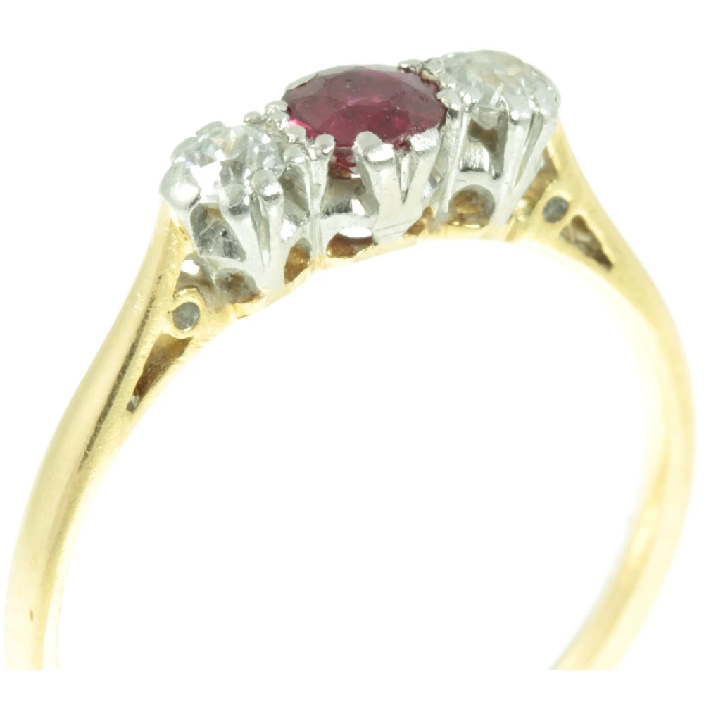 Ruby & Diamond Three Stone Ring - Image 3