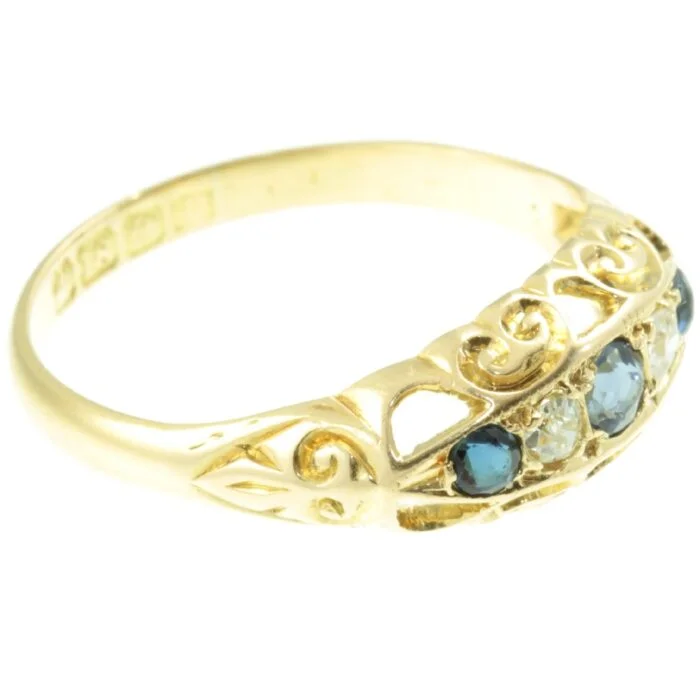 18ct Gold Sapphire and Diamond Ring IMG 6835