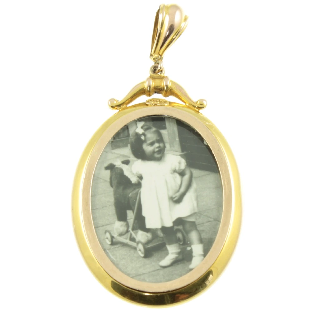 9ct Gold Oval Picture Locket - Image 2