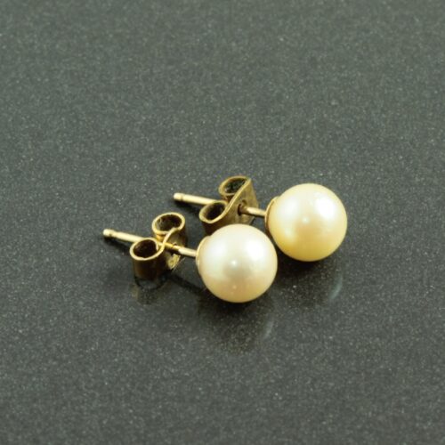 Pearl Stud Earrings - Carus Jewellery