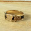 15ct Gold Mourning Ring - Image 6
