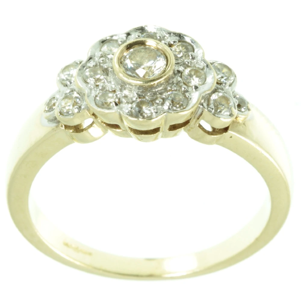 9ct Gold Diamond Cluster Ring - Image 2