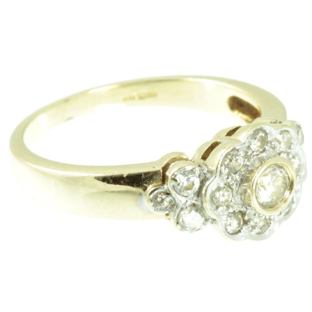 Vintage 9ct gold diamond ring