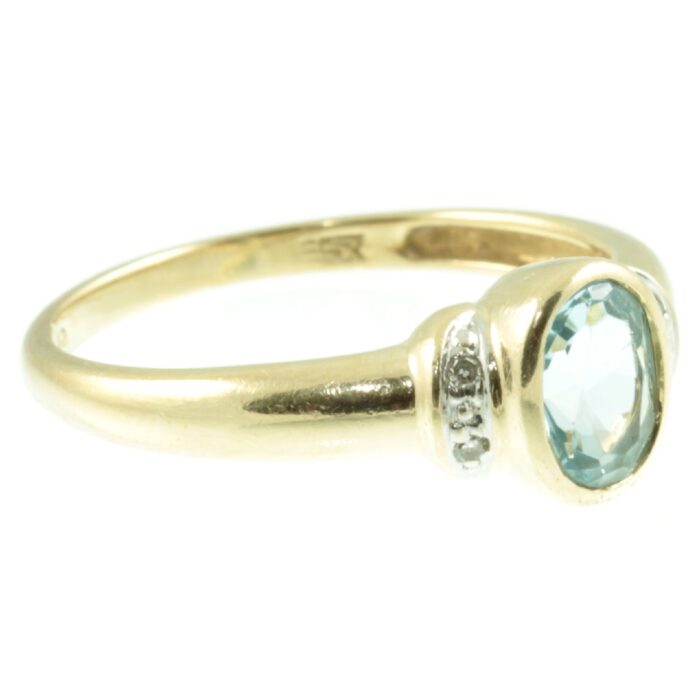 9ct gold aquamarine and diamond ring