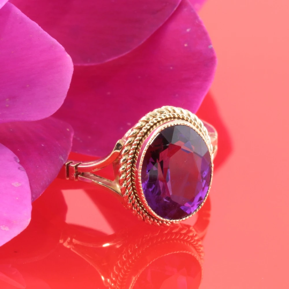 9ct Gold Vintage Amethyst Ring - Image 5