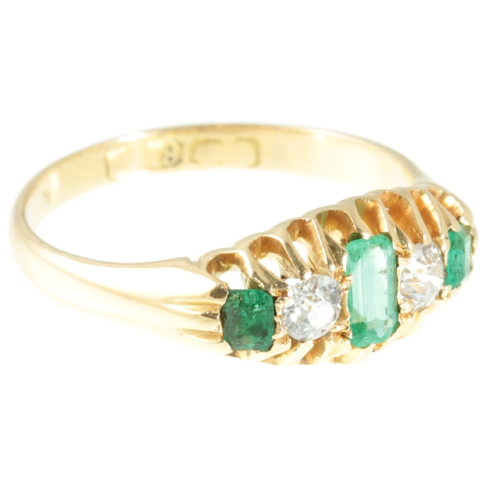 vintage 18ct Gold Emerald & Diamond Ring