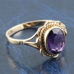 9ct gold Amethyst ring