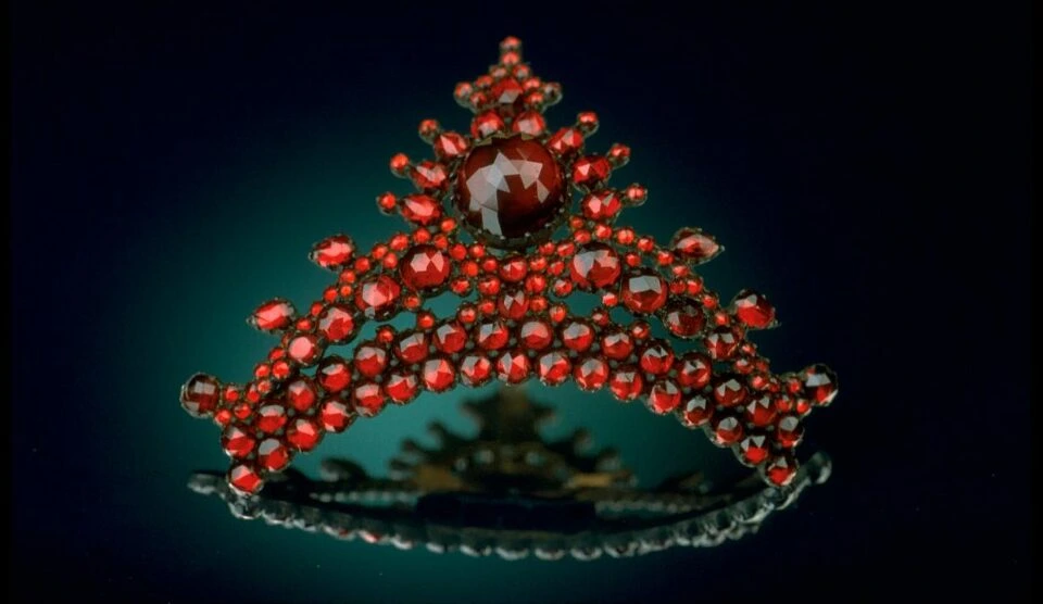 Smithsonian Pyrope Hair Comb - Carus Jewellery