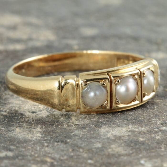 Edwardian 18ct Gold Pearl Ring IMG 9522