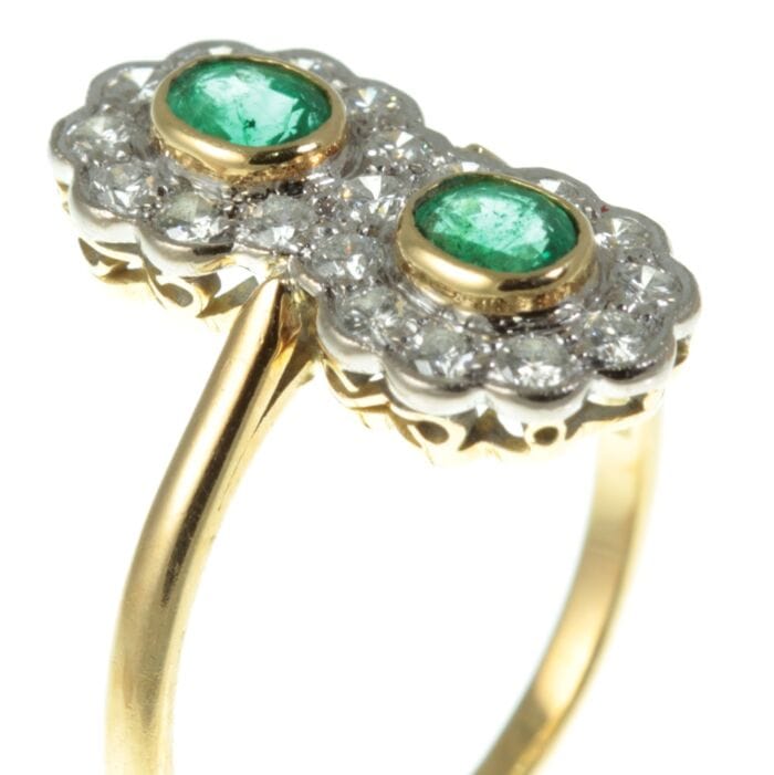 Vintage 18ct Gold Emerald and Diamond ring IMG 9531