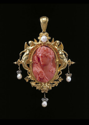Coral Pendant, France 1854 at the V&A Museum Coral Pendant, France 1854 at the V&A Museum