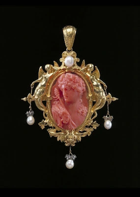 Coral Pendant, France 1854 at the V&A Museum Coral Pendant, France 1854 at the V&A Museum