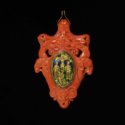 Coral pendant, Italy 16th Century at the V&A Museum Coral pendant, Italy 16th Century at the V&A Museum