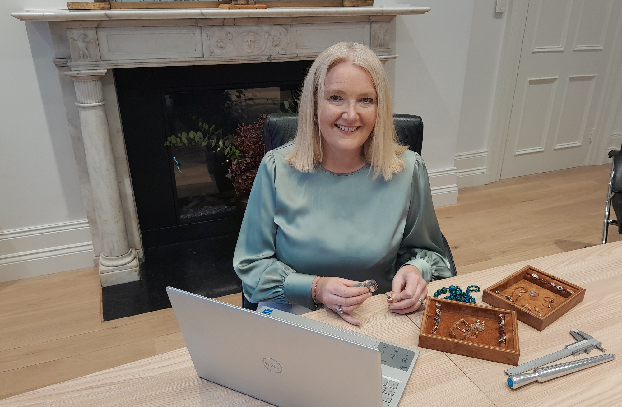 Elaine Hoyne, Owner and Antique Jewellery Expert at Carus Jewellery