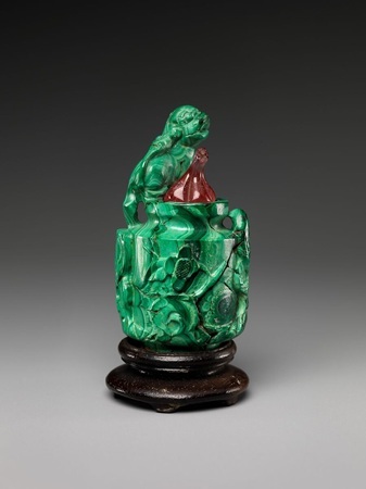 Malachite Snuff bottle with lion Malachite Snuff bottle with lion
