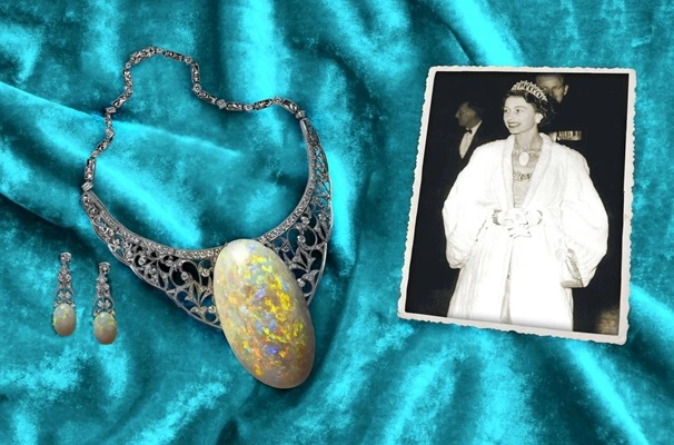 THE QUEEN’S OPAL