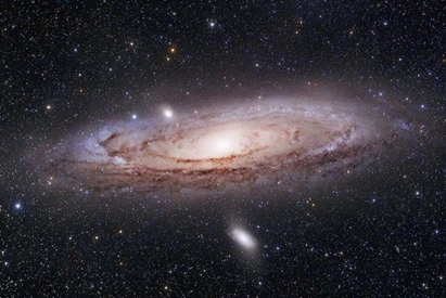Platinum Formation in Deep space